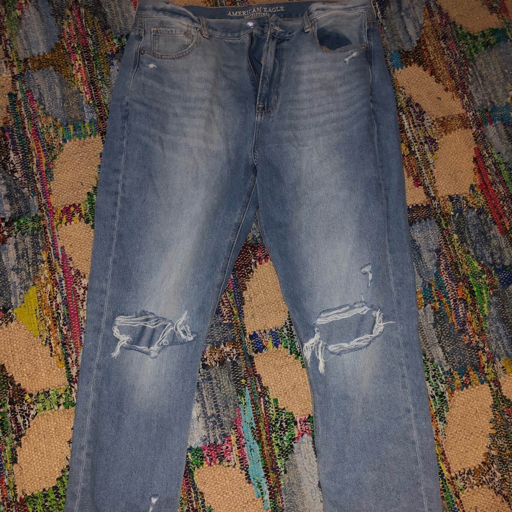 American Eagle Mom Jeans never worn